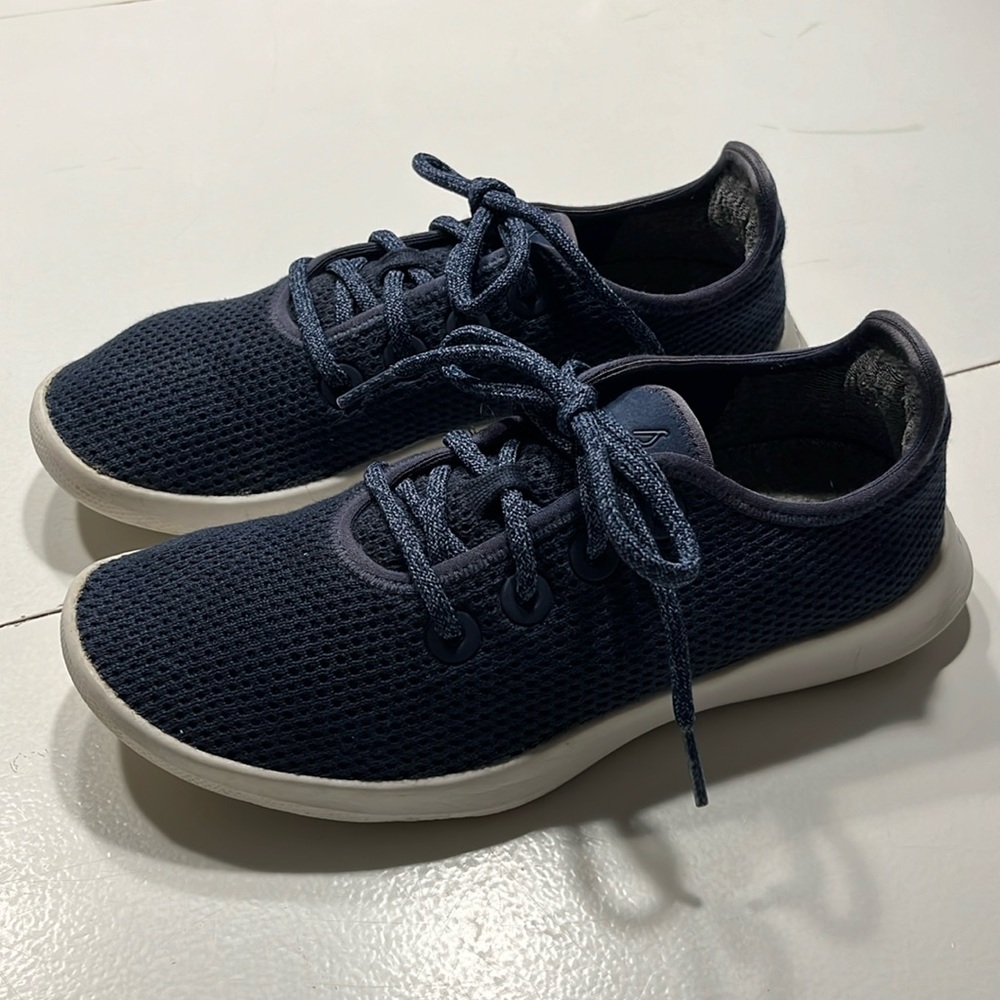 All bird navy shoes size 7 EUC